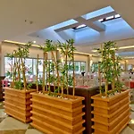 Tt Tropical Family Life Tropical 4* סאריגרמה