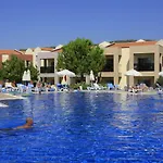 מלון Tt Tropical Family Life Tropical 4*