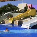 Tt Tropical Family Life Tropical 4* סאריגרמה
